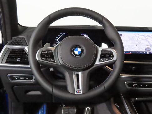Used 2025 BMW X7 M60i AWD/4WD image 27