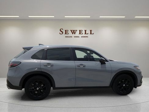 Used 2023 Honda HR-V Sport image 5