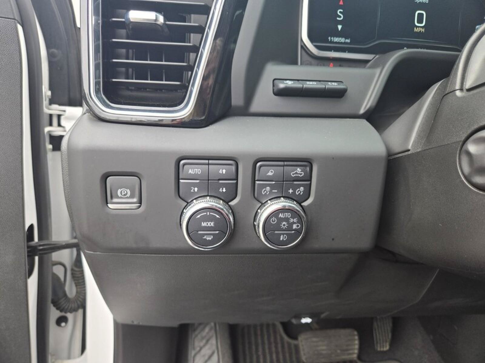 Used 2023 GMC Sierra 1500 Denali Ultimate AWD/4WD image 12