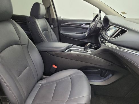 Used 2018 Buick Enclave Premium image 21