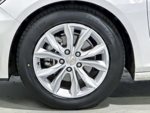 Used 2024 Chevrolet Malibu LT FWD image 11
