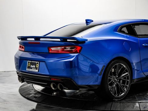 Used 2018 Chevrolet Camaro ZL1 image 14