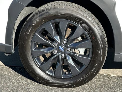 Certified 2025 Subaru Outback Onyx Edition XT image 29