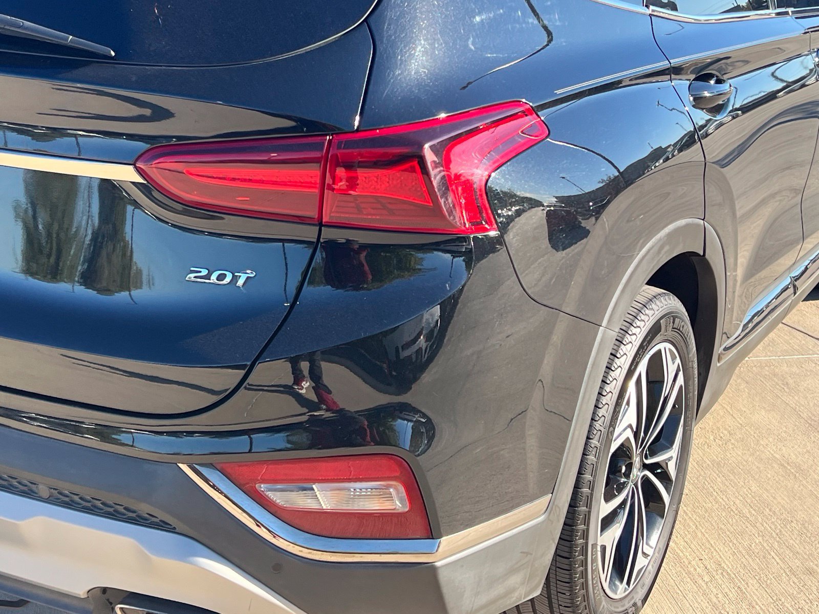 Used 2020 Hyundai Santa Fe Limited FWD image 13