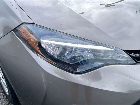 Used 2017 Toyota Corolla LE FWD image 30