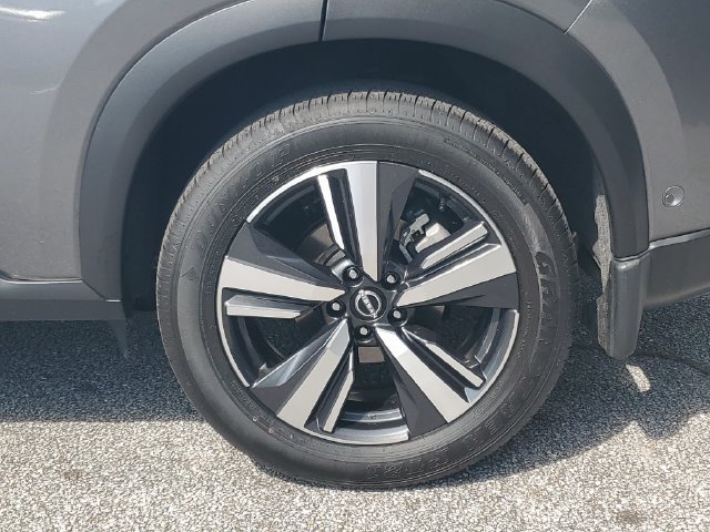 Certified 2025 Nissan Rogue SL w/ SL Premium Package FWD image 36
