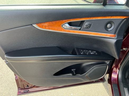 Used 2019 Lincoln Nautilus Reserve image 19