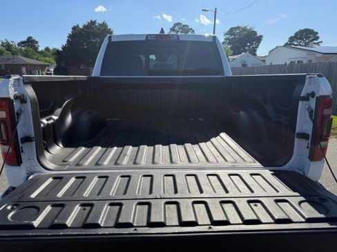 Used 2021 RAM 1500 Laramie AWD/4WD image 15