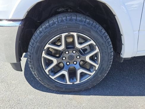 Used 2025 RAM 1500 Laramie AWD/4WD image 9