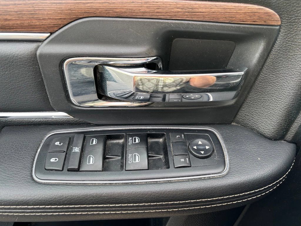 Used 2015 RAM 1500 Laramie AWD/4WD image 13