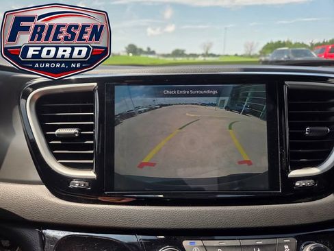 Used 2025 Chrysler Pacifica Select FWD image 20