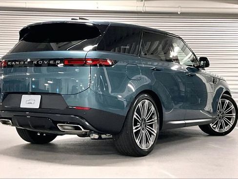 New 2025 Land Rover Range Rover Sport SE image 4