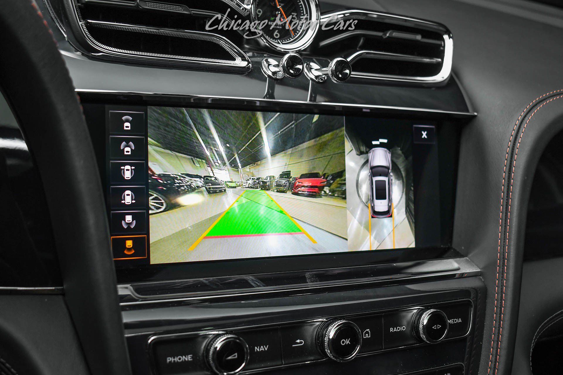 Used 2021 Bentley Bentayga AWD/4WD image 17