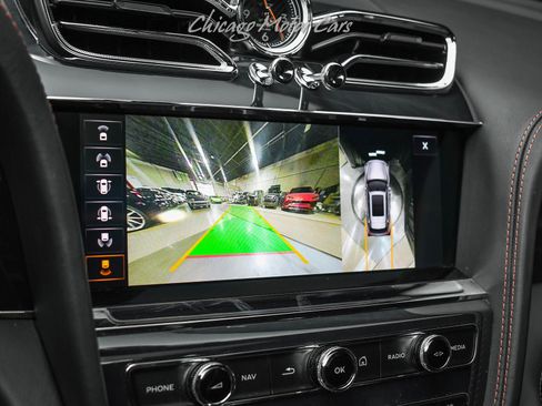 Used 2021 Bentley Bentayga AWD/4WD image 17
