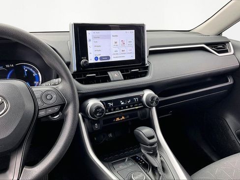 Used 2025 Toyota RAV4 XLE image 6