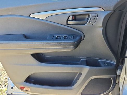 Used 2023 Honda Passport EX-L image 32