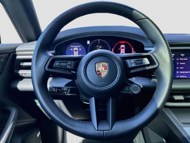 Certified 2025 Porsche Macan 4 Electric AWD/4WD image 12