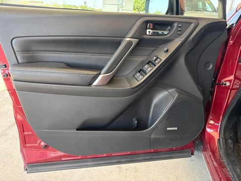 Used 2018 Subaru Forester 2.5i Touring AWD/4WD image 6