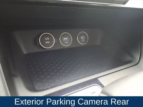 Used 2026 Genesis G70 2.5T image 6