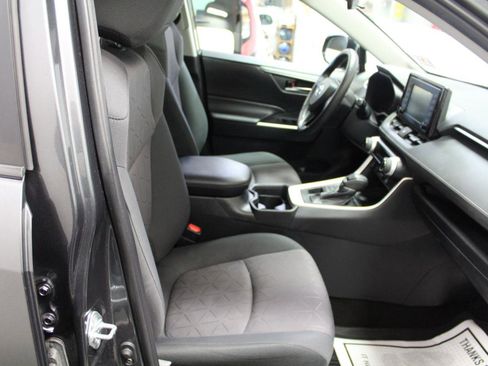 Used 2019 Toyota RAV4 XLE image 24