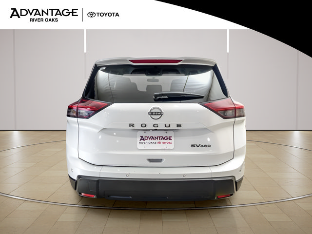 Used 2024 Nissan Rogue SV AWD/4WD image 6