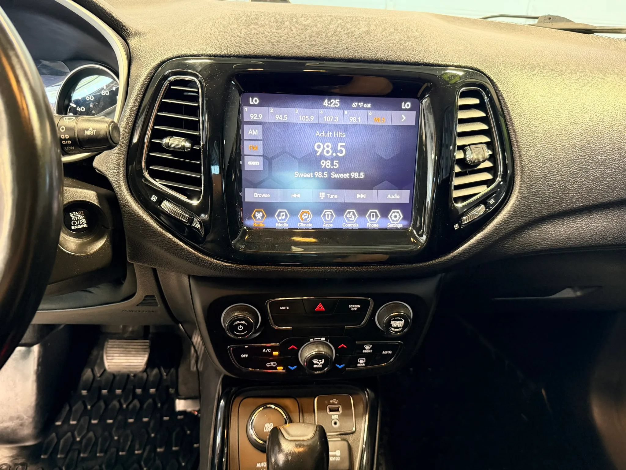 Used 2017 Jeep Compass Limited AWD/4WD image 13