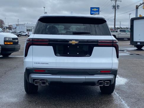 New 2026 Chevrolet Traverse LT w/ LPO, Floor Liner Package image 4