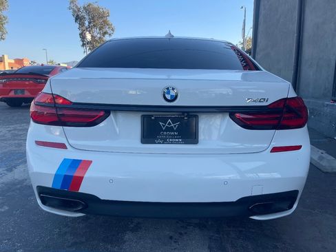Used 2016 BMW 740i image 8