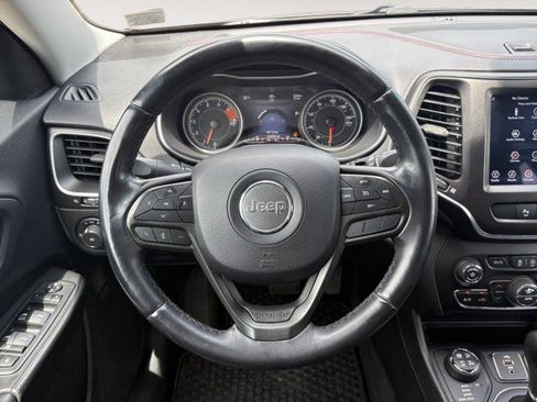 Used 2019 Jeep Cherokee Trailhawk AWD/4WD image 10