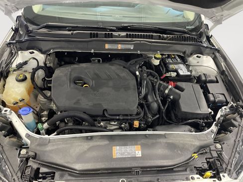 Used 2017 Ford Fusion SE w/ Fusion SE Technology Package FWD image 17