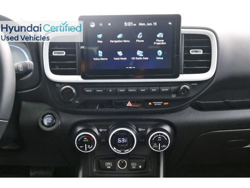 Certified 2024 Hyundai Venue Limited FWD image 25