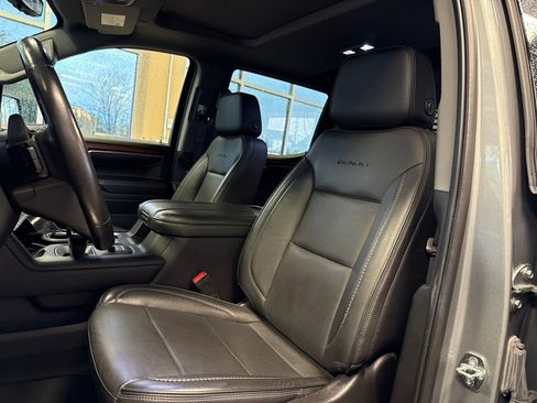 Used 2023 GMC Sierra 1500 Denali w/ Denali Reserve Package AWD/4WD image 16