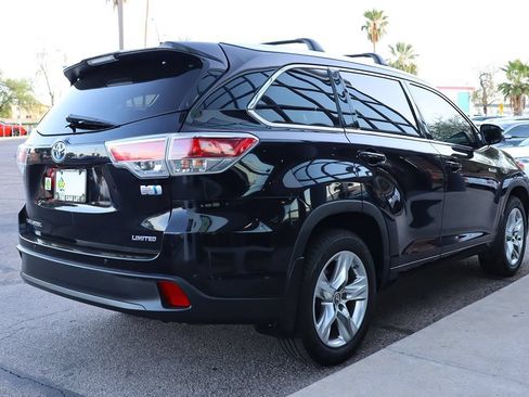 Used 2016 Toyota Highlander Limited Platinum AWD/4WD image 13