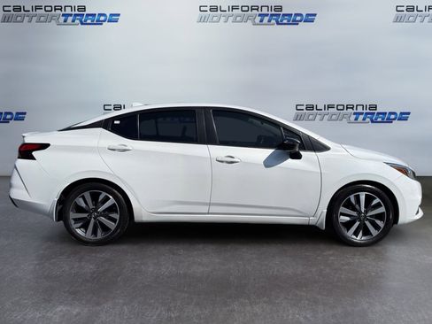 Used 2020 Nissan Versa SR FWD image 4