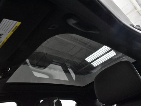 Used 2024 BMW 760i xDrive w/ Executive Package image 17