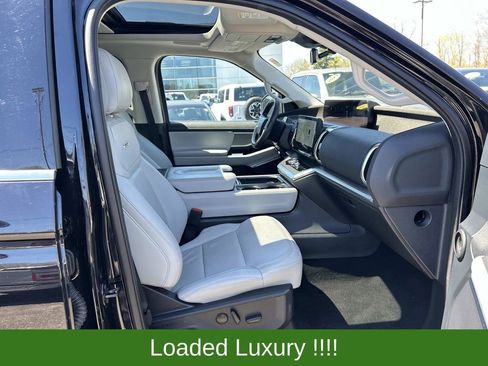 Used 2025 Ford Expedition Platinum w/ Driver's Package AWD/4WD image 20
