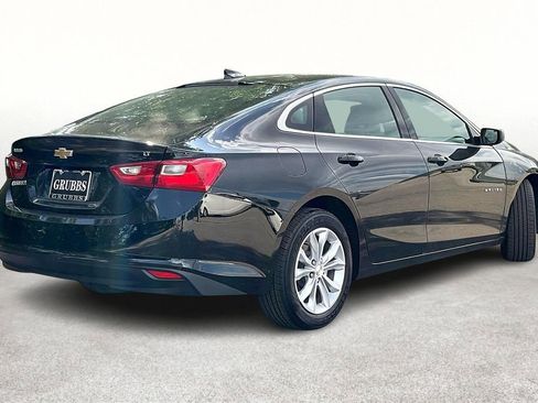 Used 2025 Chevrolet Malibu LT image 2