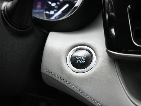 Used 2021 Toyota Highlander XLE AWD/4WD image 21