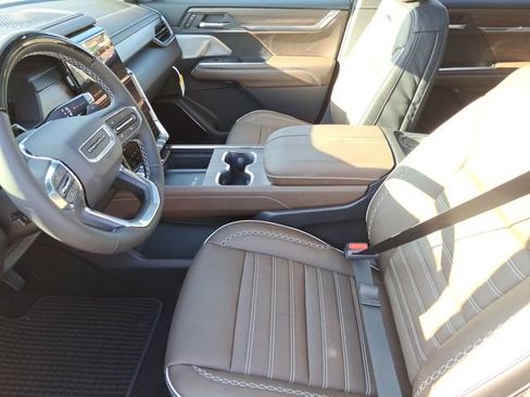 New 2026 GMC Acadia Denali Ultimate w/ LPO, Floor Liner Package image 12