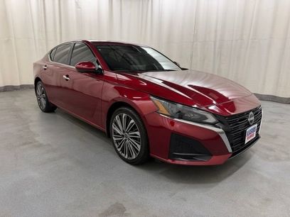Used 2023 Nissan Altima 2.5 SL