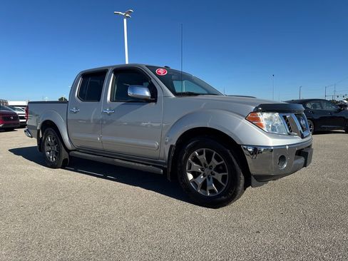 Used 2019 Nissan Frontier SL image 5