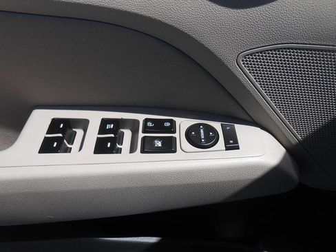 Used 2018 Hyundai Elantra SEL FWD image 16