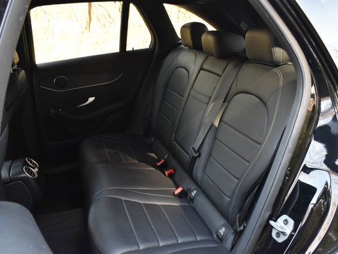 Used 2021 Mercedes-Benz GLC 300 4MATIC image 24