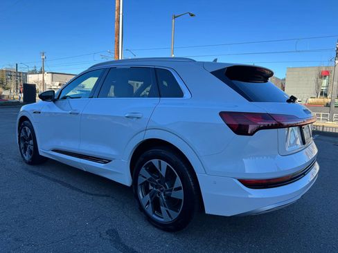 Used 2021 Audi e-tron Premium Plus w/ Premium Plus Package image 9