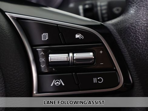 Used 2024 Kia Forte LXS w/ LXS Technology Package FWD image 3