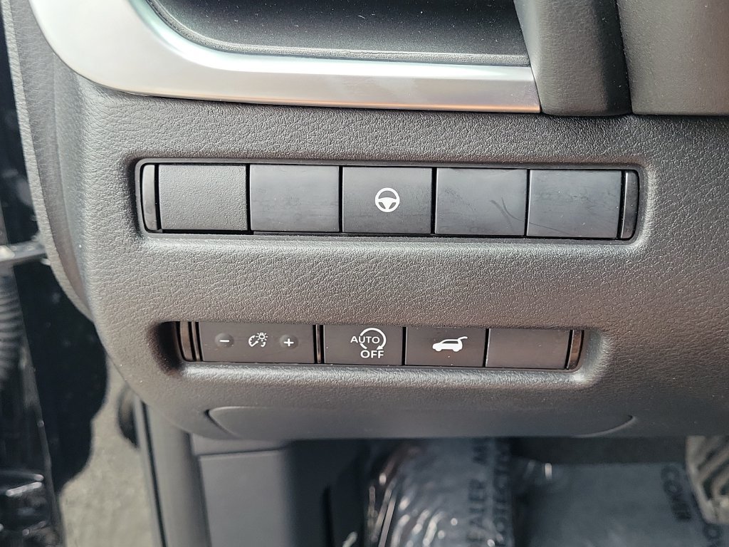 Used 2024 Nissan Rogue SV FWD image 26