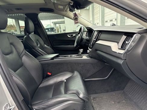 Used 2018 Volvo XC60 T6 Inscription w/ Luxury Seat Package image 28