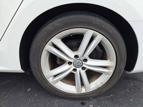 Used 2013 Volkswagen Passat TDI SE FWD image 16