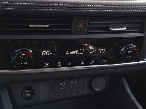 Used 2024 Nissan Rogue SV image 21