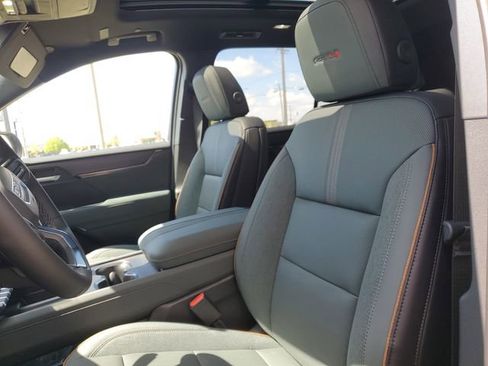 New 2026 GMC Acadia AT4 w/ LPO, Floor Liner Package AWD/4WD image 5
